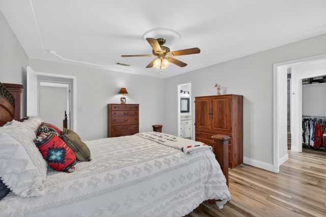 3225 Emerald Street, Bedford, TX 76021