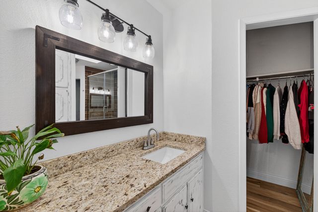 3225 Emerald Street, Bedford, TX 76021