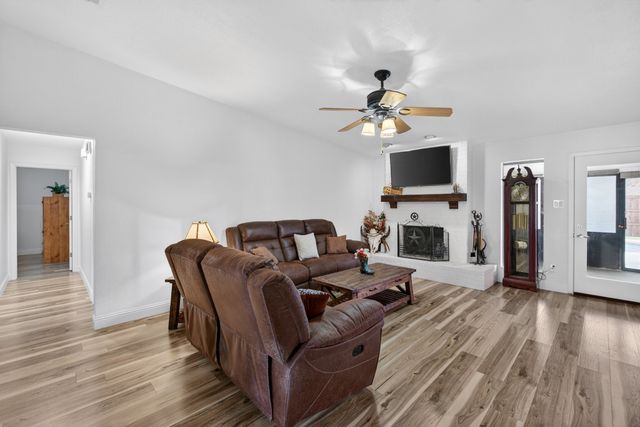 3225 Emerald Street, Bedford, TX 76021