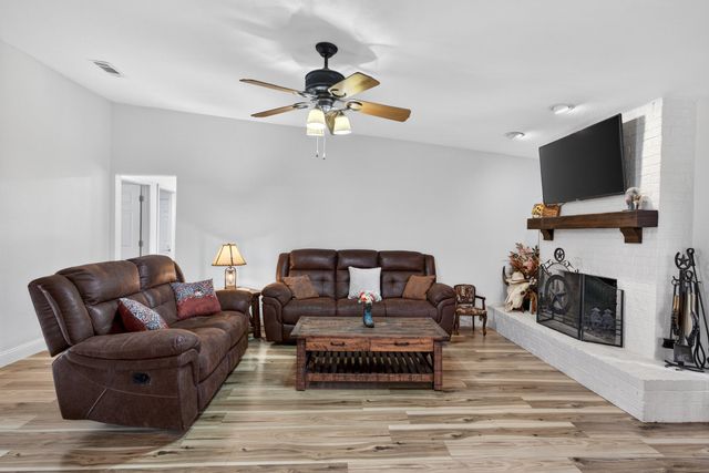 3225 Emerald Street, Bedford, TX 76021