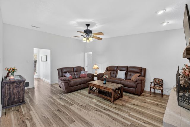 3225 Emerald Street, Bedford, TX 76021