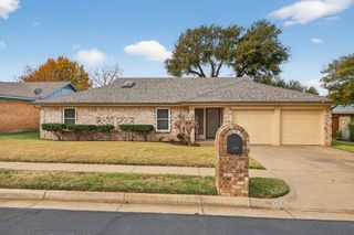 3225 Emerald Street, Bedford, TX 76021