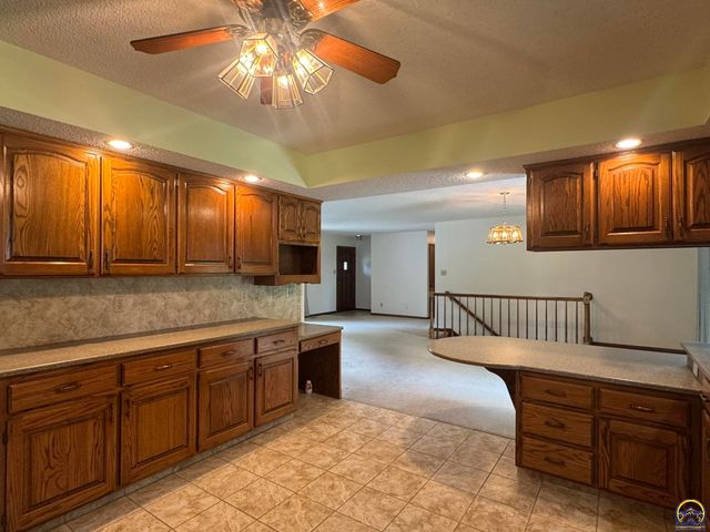 6829 NW Rochester RD, Topeka, KS 66617