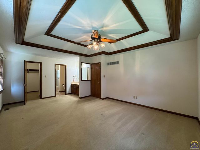 6829 NW Rochester RD, Topeka, KS 66617