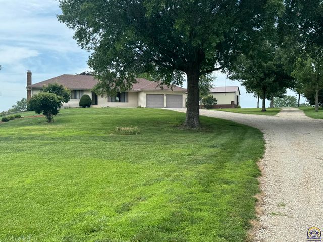 6829 NW Rochester RD, Topeka, KS 66617