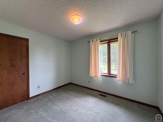 6829 NW Rochester RD, Topeka, KS 66617