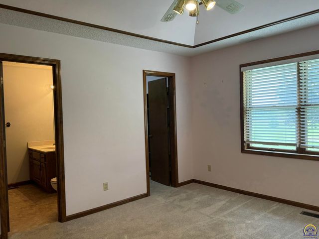 6829 NW Rochester RD, Topeka, KS 66617