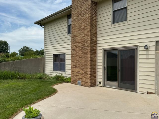 6829 NW Rochester RD, Topeka, KS 66617