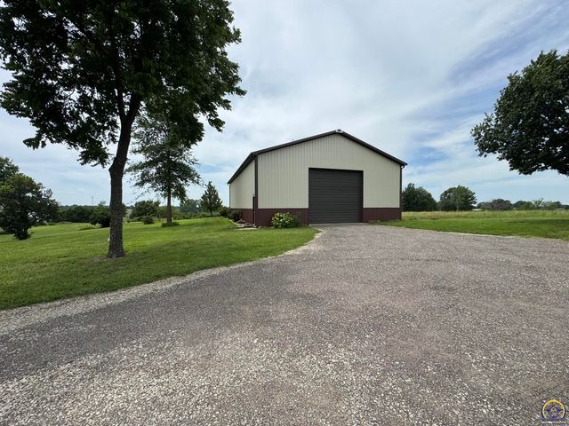 6829 NW Rochester RD, Topeka, KS 66617