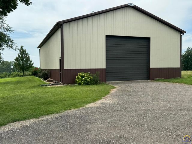 6829 NW Rochester RD, Topeka, KS 66617