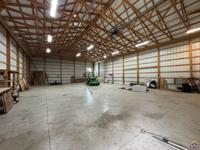 6829 NW Rochester RD, Topeka, KS 66617