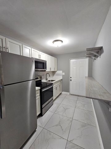 933 W 7th Street A, Riviera Beach, FL 33404