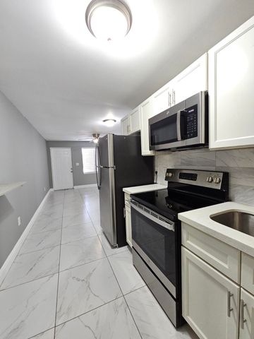 933 W 7th Street A, Riviera Beach, FL 33404