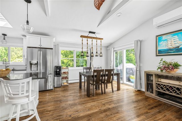 60 Brooklyn Road, Narragansett, RI 02882