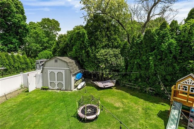 60 Brooklyn Road, Narragansett, RI 02882