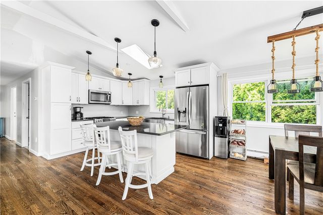 60 Brooklyn Road, Narragansett, RI 02882