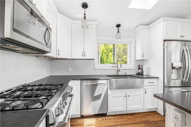 60 Brooklyn Road, Narragansett, RI 02882