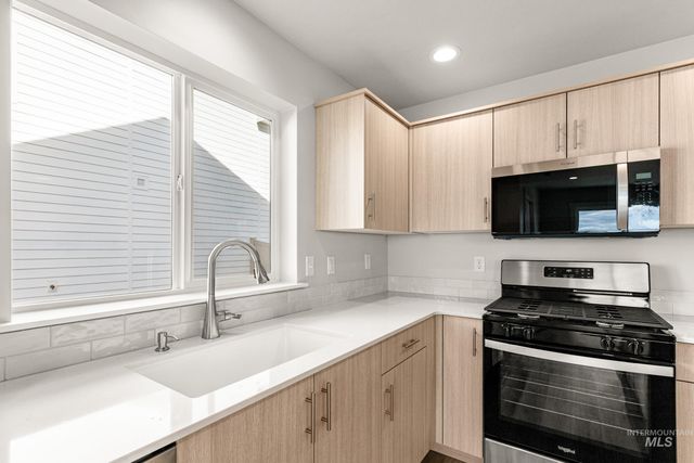 15276 Fuchsia Ave, Nampa, ID 83651