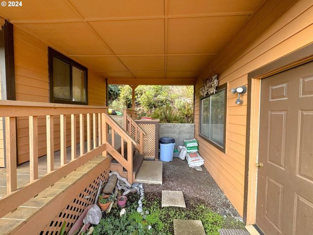 19921 WHALESHEAD Rd OV13, Brookings, OR 97415