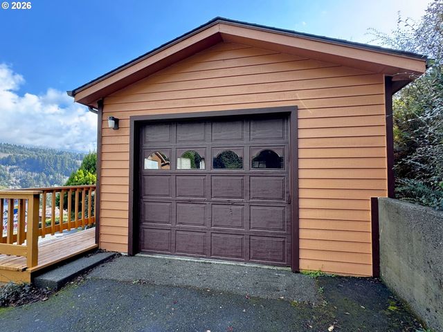 19921 WHALESHEAD Rd OV13, Brookings, OR 97415