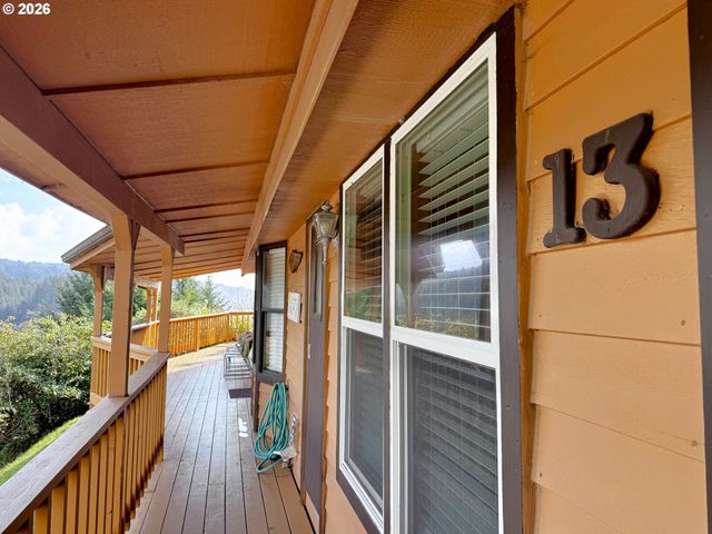 19921 WHALESHEAD Rd OV13, Brookings, OR 97415