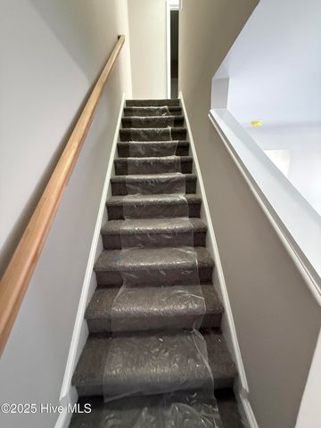 135 Murray Hill Road Apt 17, Southern Pines, NC 28387