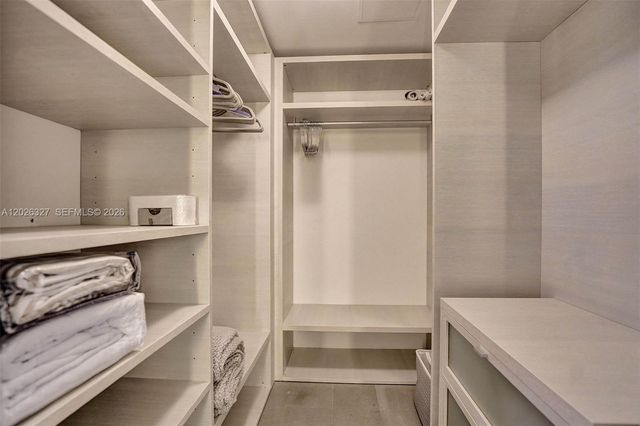 88 SW 7th St 1408, Miami, FL 33130