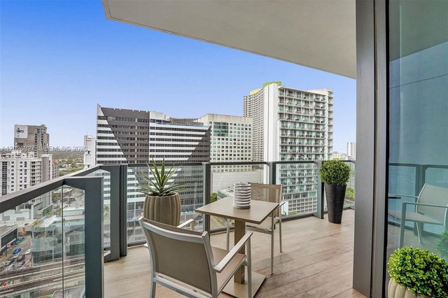 88 SW 7th St 1408, Miami, FL 33130