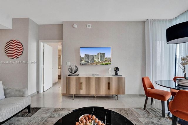 88 SW 7th St 1408, Miami, FL 33130