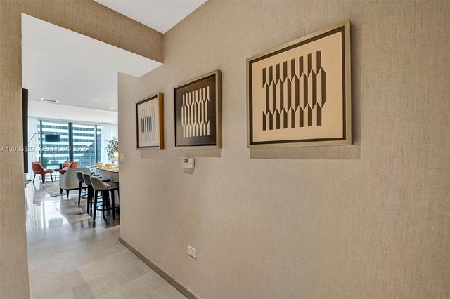 88 SW 7th St 1408, Miami, FL 33130
