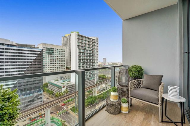 88 SW 7th St 1408, Miami, FL 33130