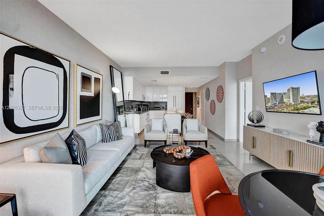 88 SW 7th St 1408, Miami, FL 33130