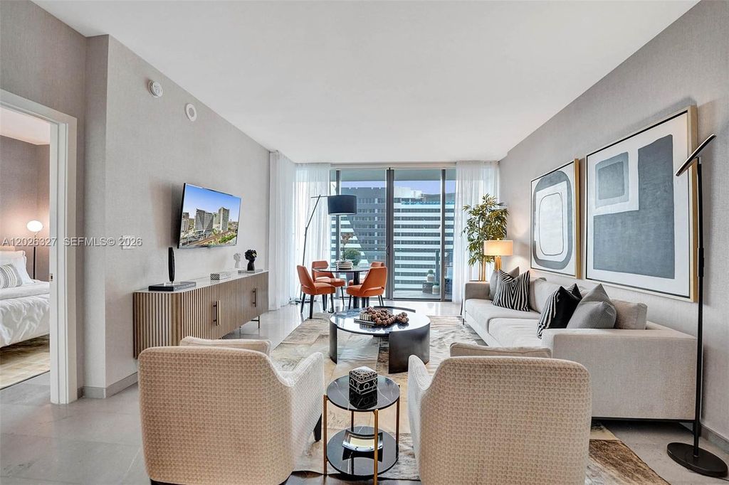 88 SW 7th St 1408, Miami, FL 33130
