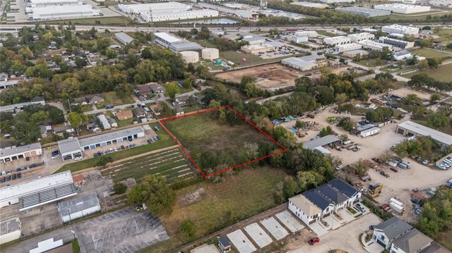 507 Dulles Avenue, Stafford, TX 77477