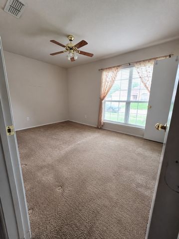 307 Dimes Street, Arlington, TX 76002