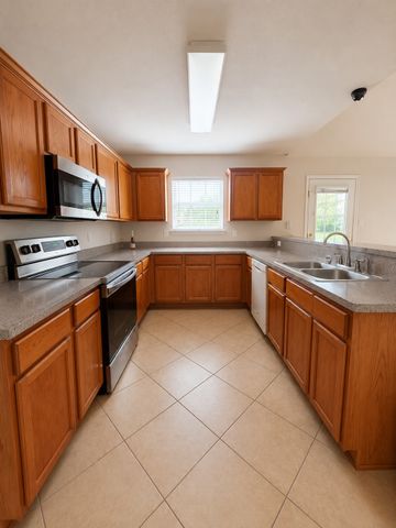 307 Dimes Street, Arlington, TX 76002
