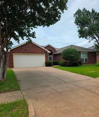 307 Dimes Street, Arlington, TX 76002