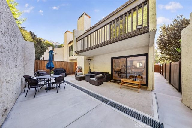 56 Glenflow Court, Glendale, CA 91206