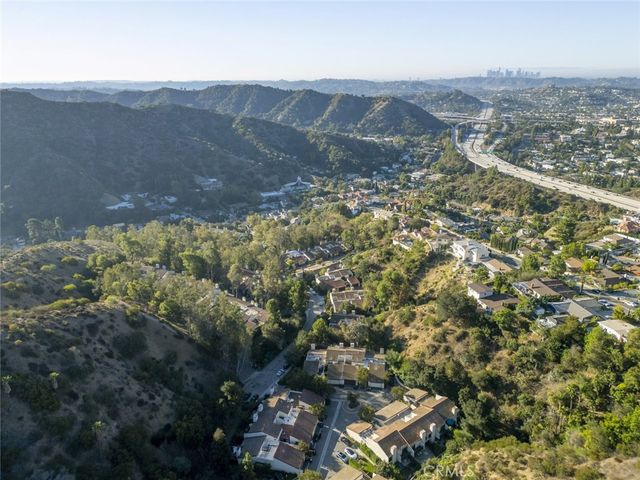 56 Glenflow Court, Glendale, CA 91206