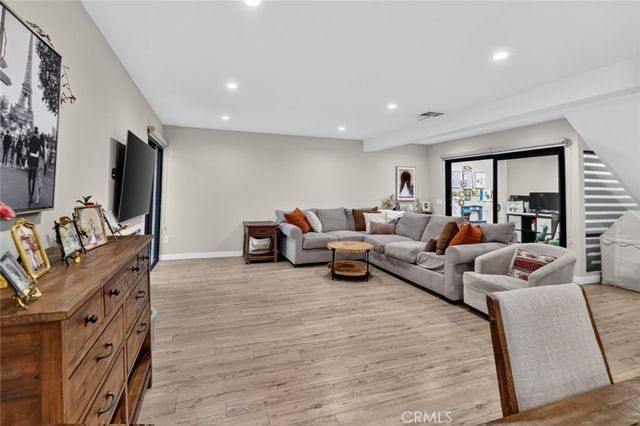 56 Glenflow Court, Glendale, CA 91206