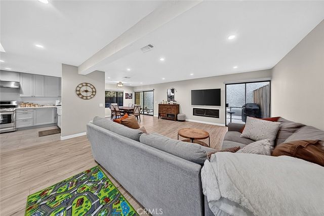 56 Glenflow Court, Glendale, CA 91206