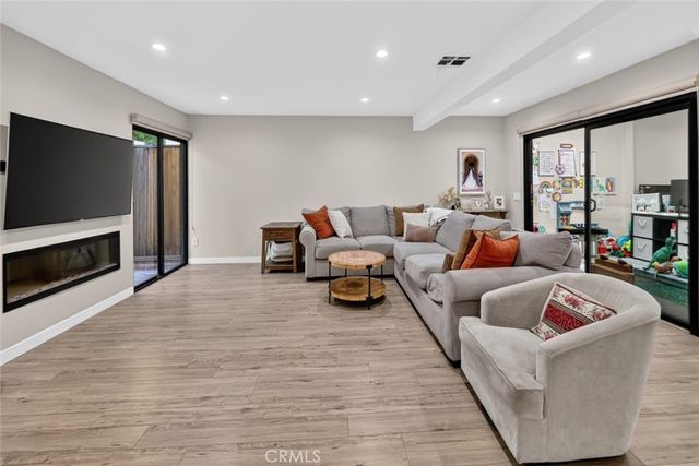 56 Glenflow Court, Glendale, CA 91206