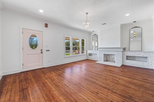 915 Cherry Street, Graham, TX 76450