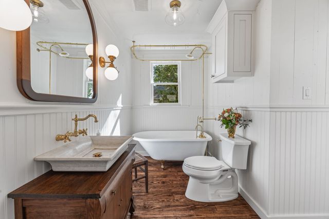 915 Cherry Street, Graham, TX 76450