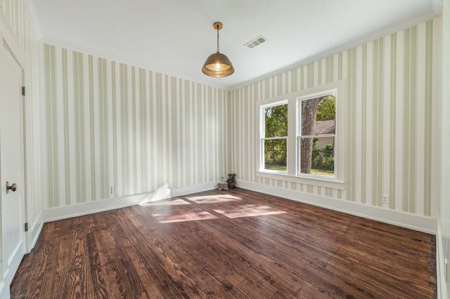 915 Cherry Street, Graham, TX 76450