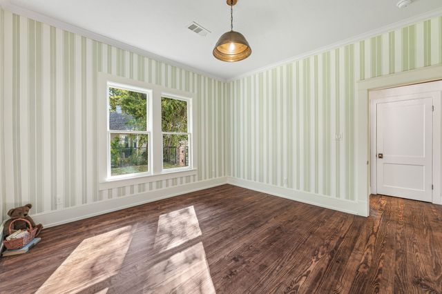 915 Cherry Street, Graham, TX 76450