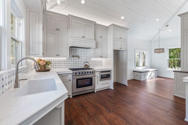 915 Cherry Street, Graham, TX 76450