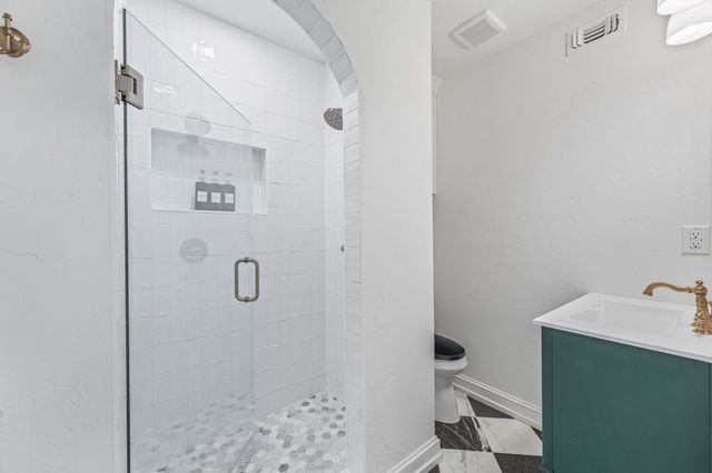 915 Cherry Street, Graham, TX 76450