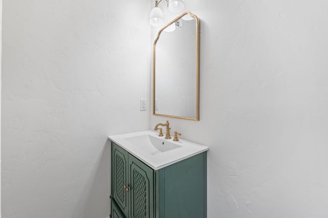 915 Cherry Street, Graham, TX 76450