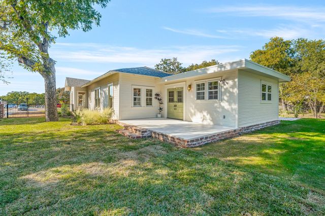 915 Cherry Street, Graham, TX 76450